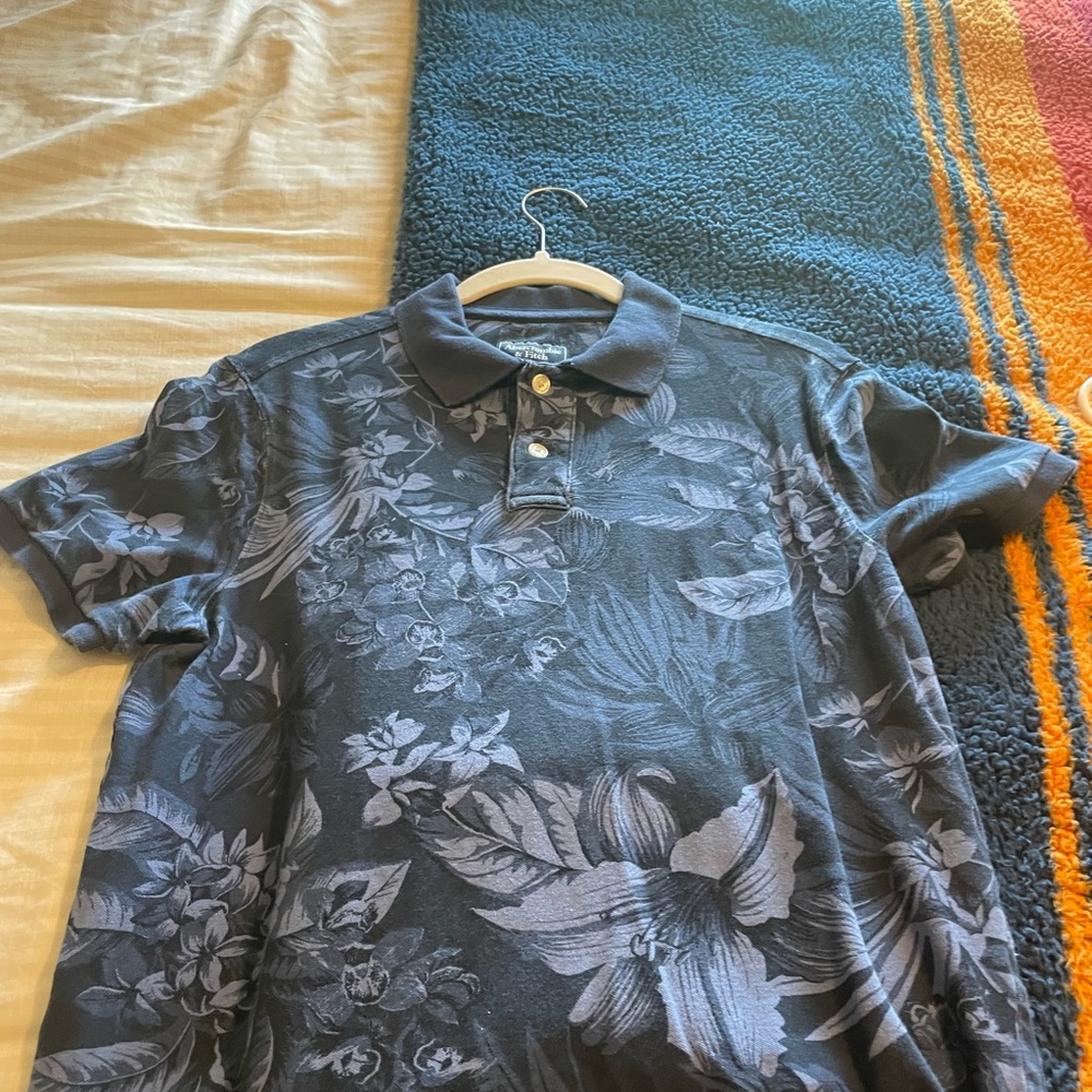 Abercrombie & Fitch polo size M